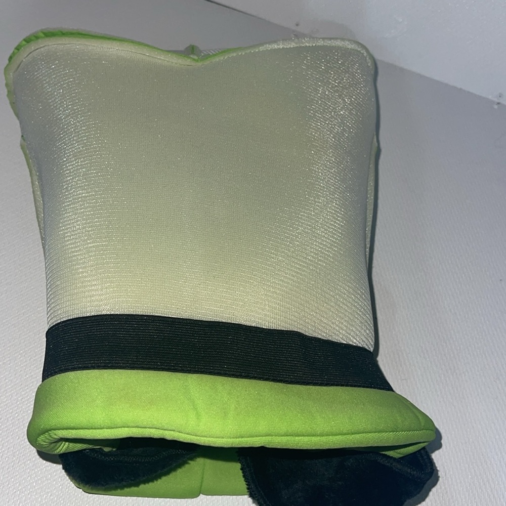 Disney Goofy Green and Black Hat - Picture 9 of 9